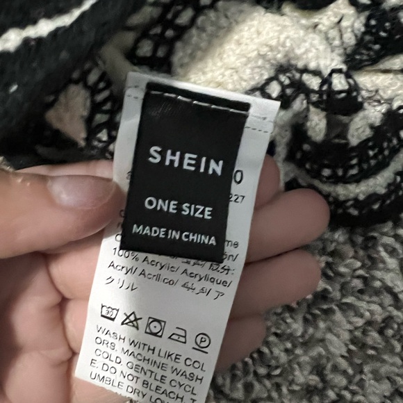 Crochet top worn once - Picture 4 of 4